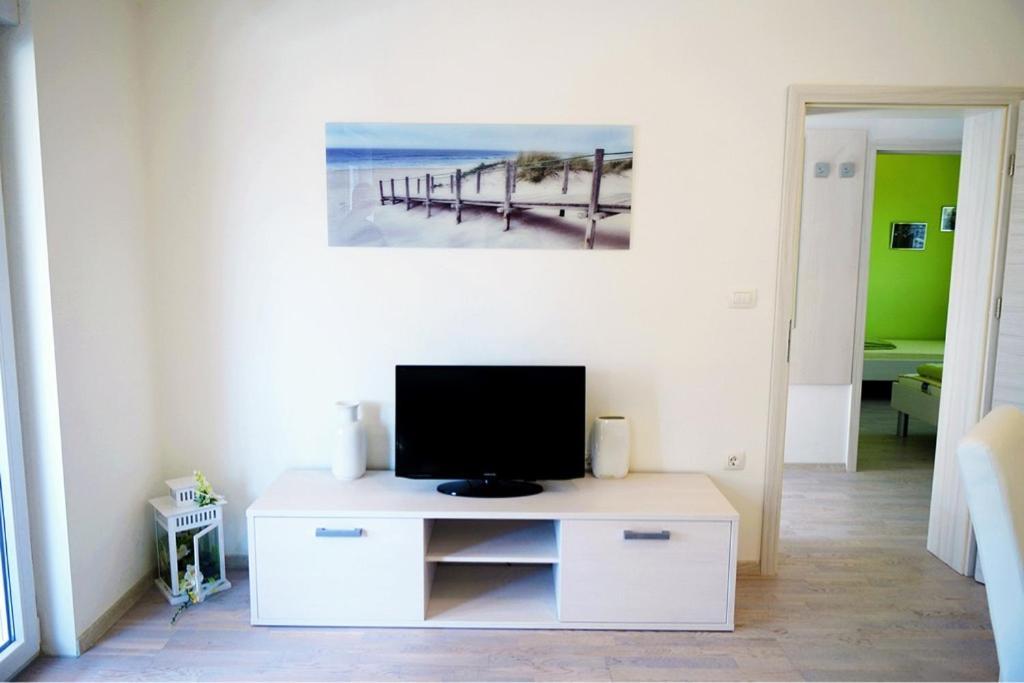 Leona Appartement Pula Buitenkant foto