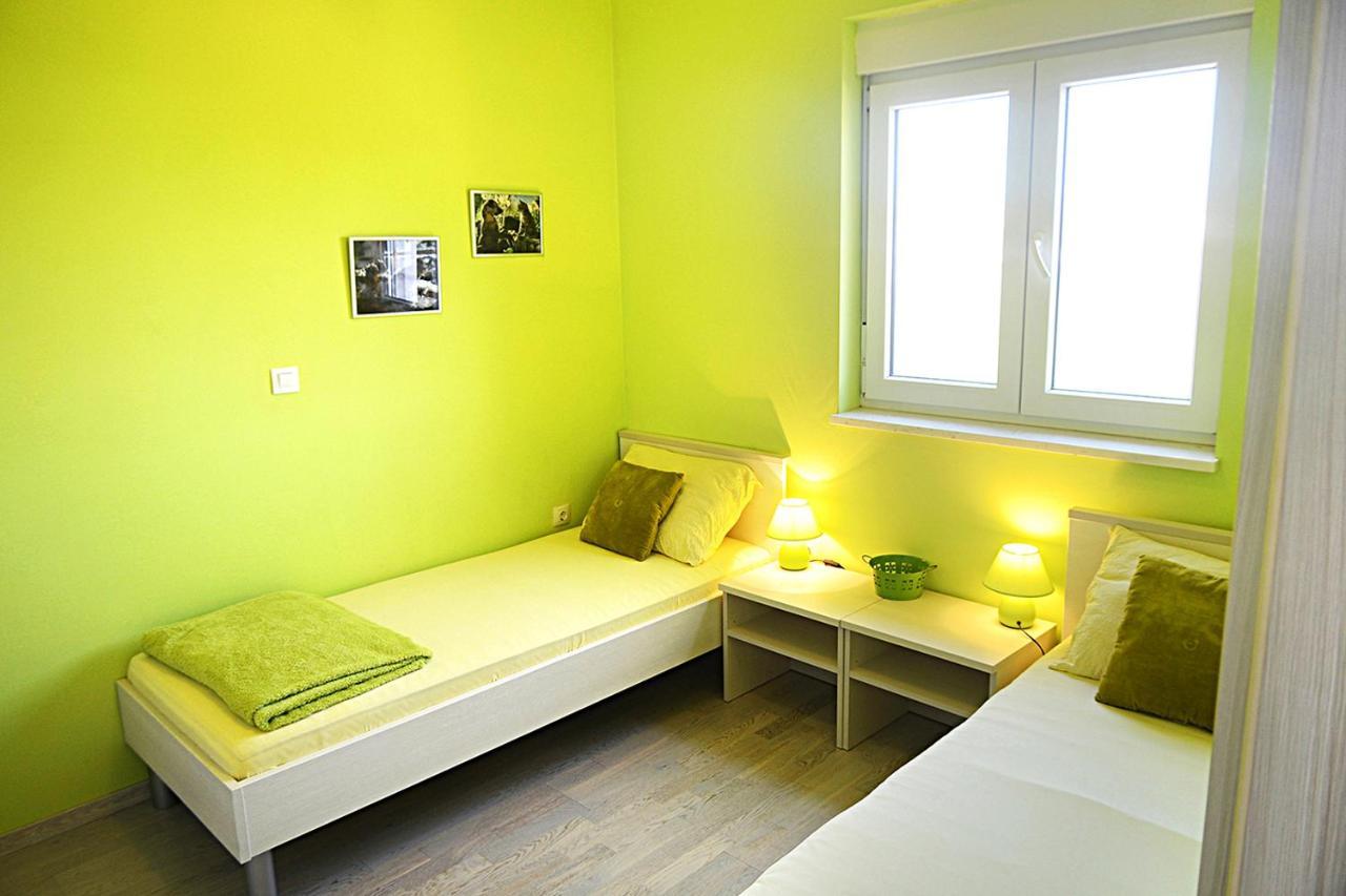 Leona Appartement Pula Buitenkant foto