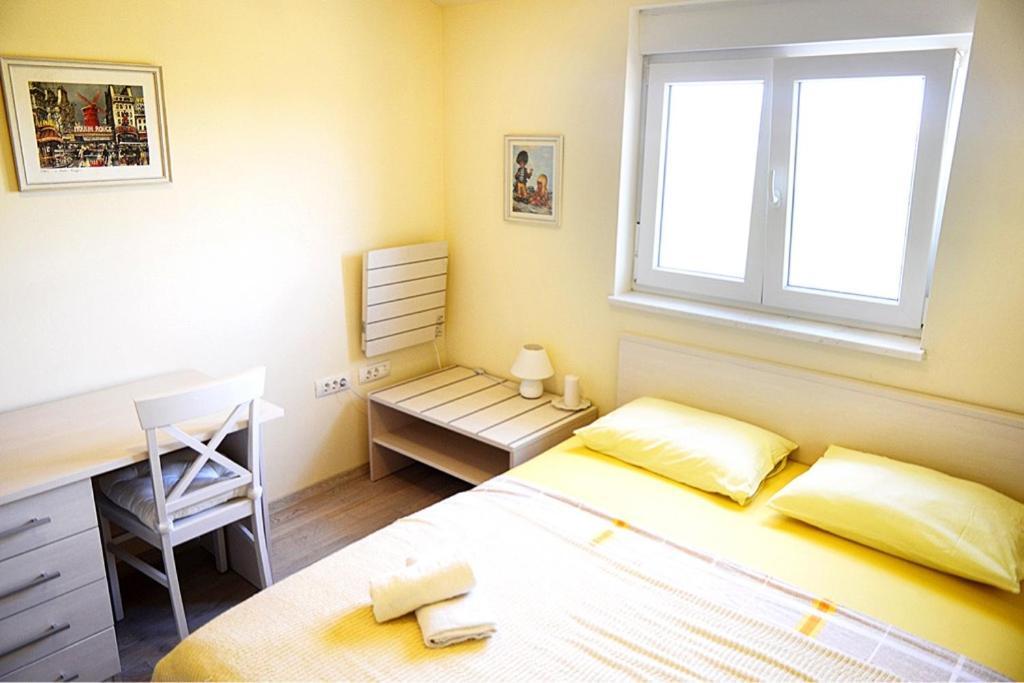 Leona Appartement Pula Buitenkant foto